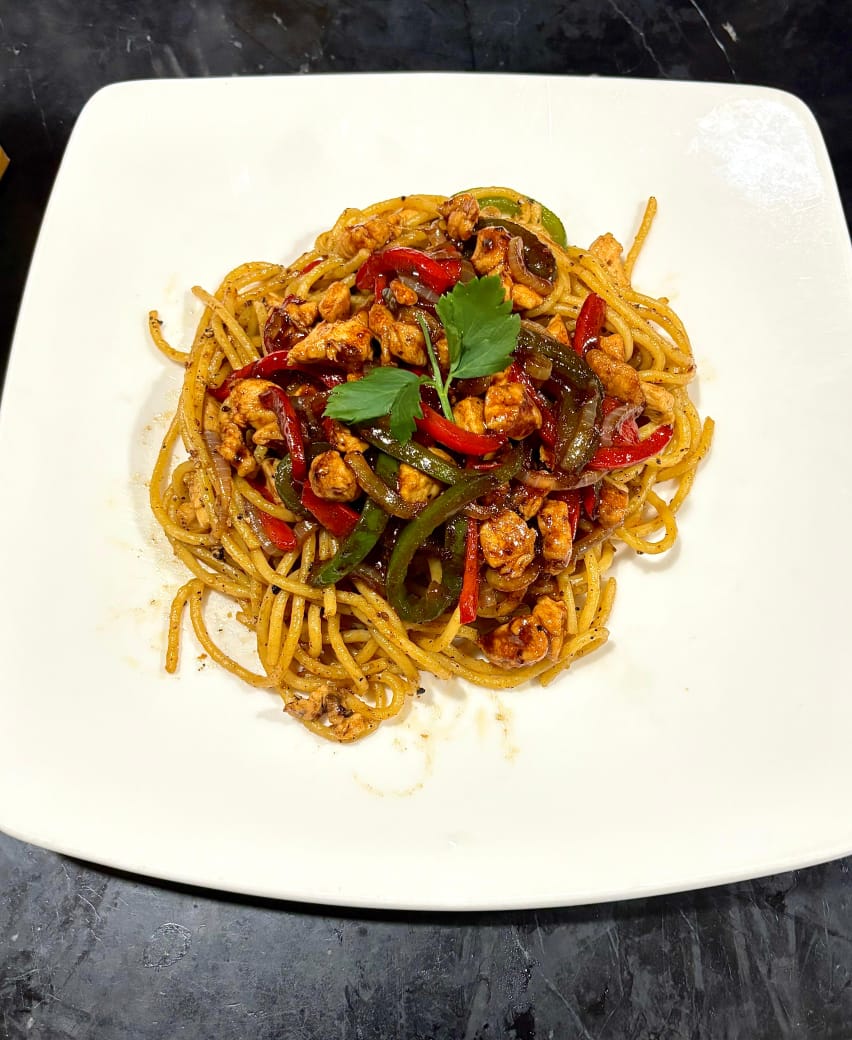 SPAGHETY BLACK PEPPER CHICKEN